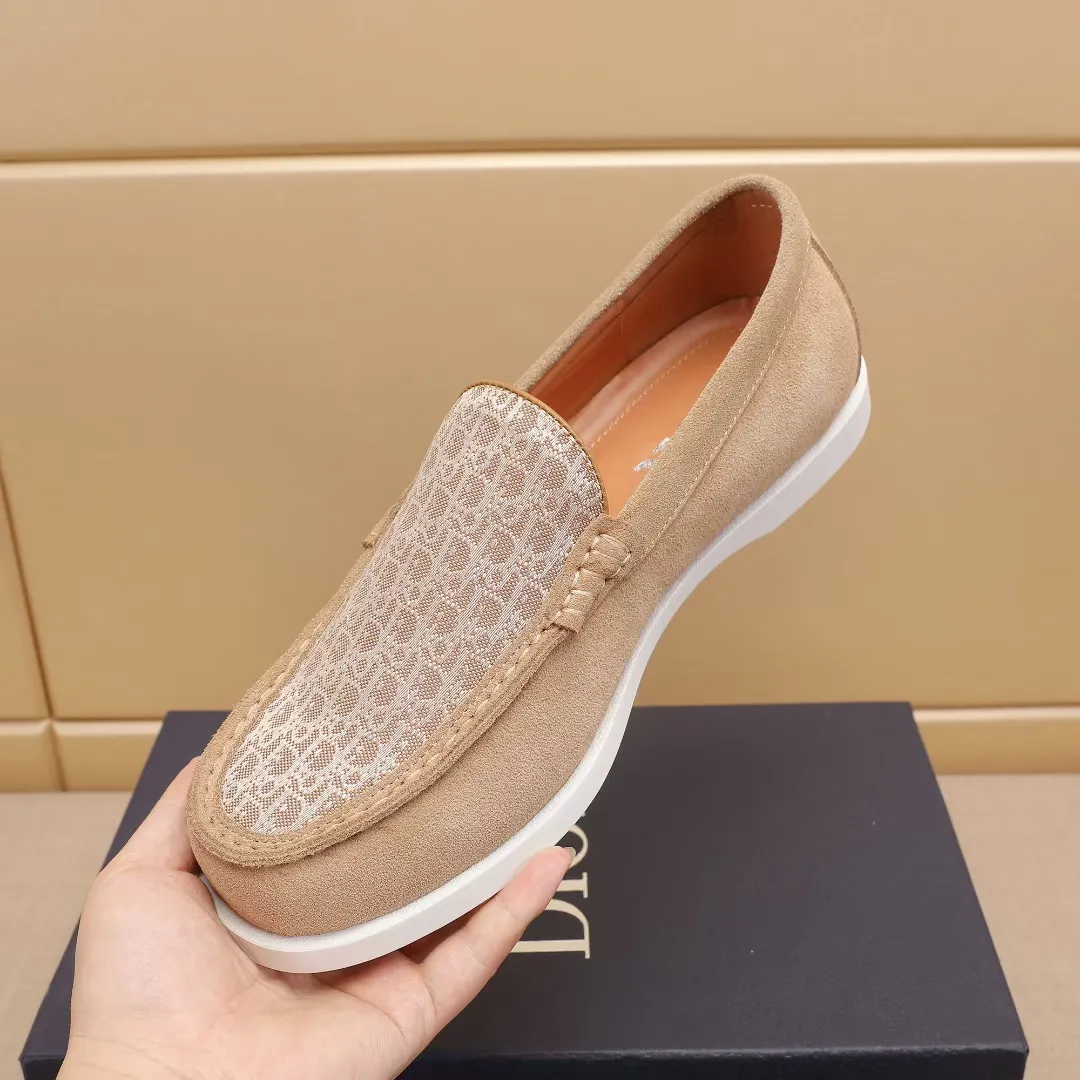 Men's Men's Shoes 💰400 [New Style] 🏍️🏍️Dior - This Dior Granville loafer is a casual dress shoe. Crafted from luxuriously soft beige suede, it features a beige Oblique print panel on the upper. The lightweight cream-white rubber sole is more sophisticated. The Dior Oblique pattern is engraved on the outsole to enhance the style, and the Dior logo is engraved on the back side. Adds elegance to any casual look.